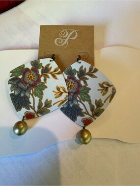 Plunder Floral Drop Earrings in White, Green & Gold